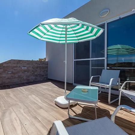 Amazing Penthouse With Breathtaking Views By 360 Estates